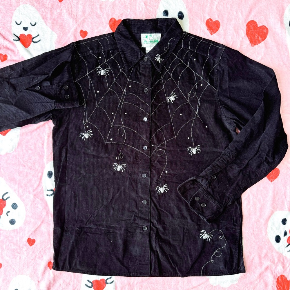 vintage spider web embroidered black corduroy halloween buttonup shirt S